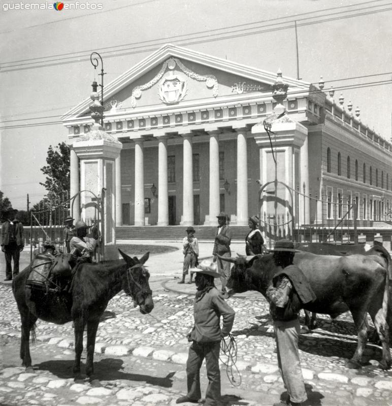 Fotos de Ciudad de Guatemala, Guatemala, Guatemala: Teatro Nacional de Guatemala