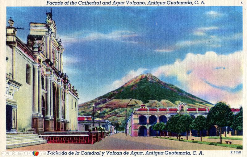 Fotos de Antigua Guatemala, Sacatepéquez, Guatemala: Catedral y Volcán de Agua