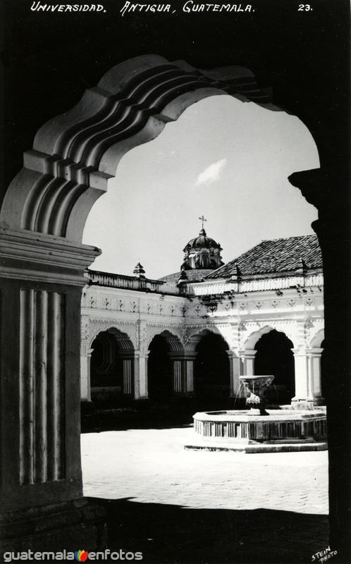 Fotos de Antigua Guatemala, Sacatepequez: Universidad